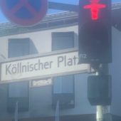 Vorsicht, ein roter Wachsoldat