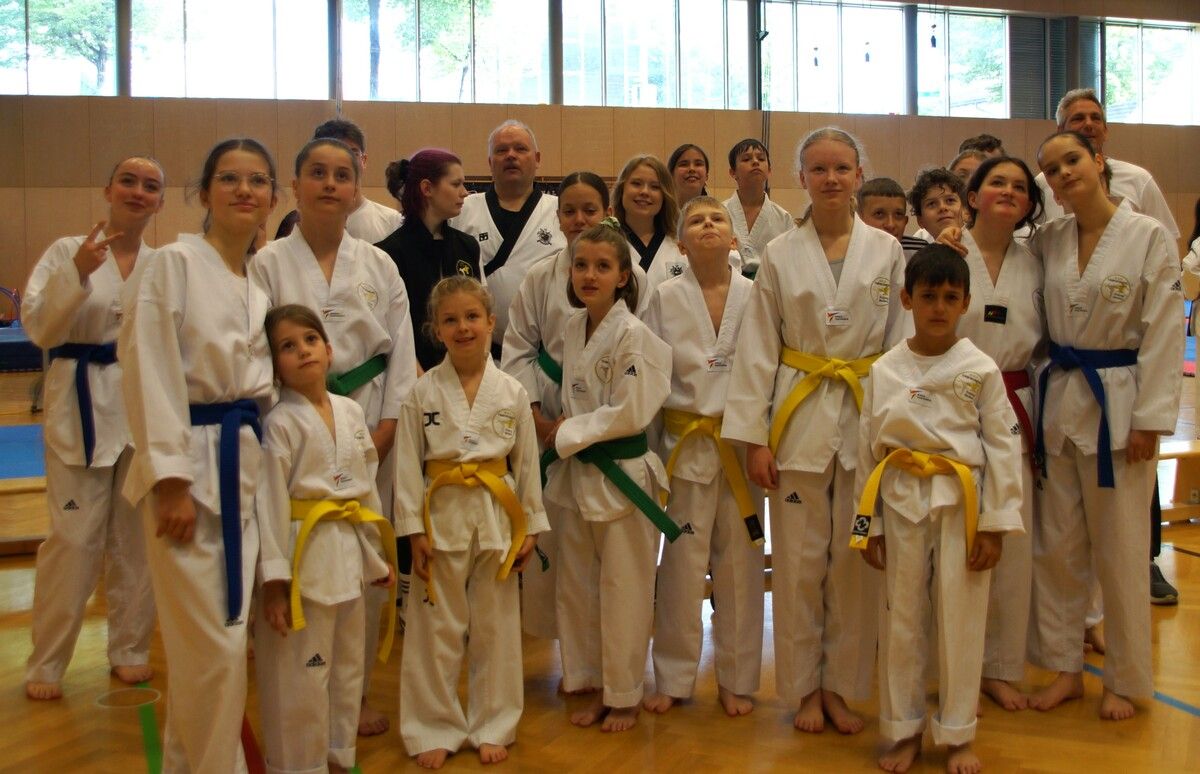 Taekwondo Dojang Bludenz dominiert mit 58 Medaillen bei der Mustang Championship.Taekwondo Bludenz