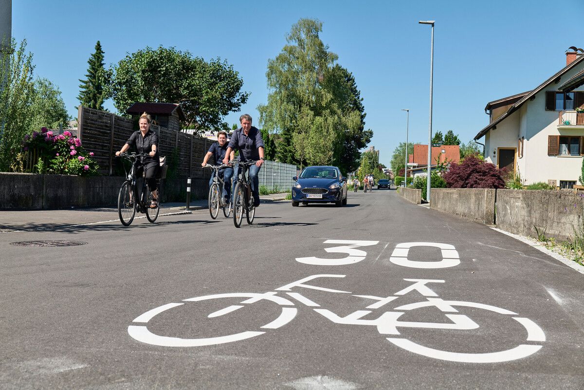 Tempo 30 wurde jetzt auf Gemeindestraßen flächendeckend eingeführt, mit Ausnahme von Straßen mit Sammelfunktion. Gemeinde