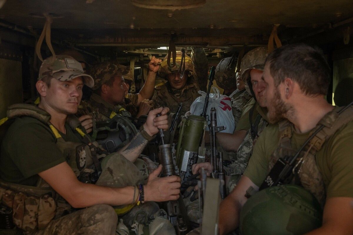 Ukrainische Soldaten in Alarmbereitschaft. Der Krieg ist in vollem Gange.AFP