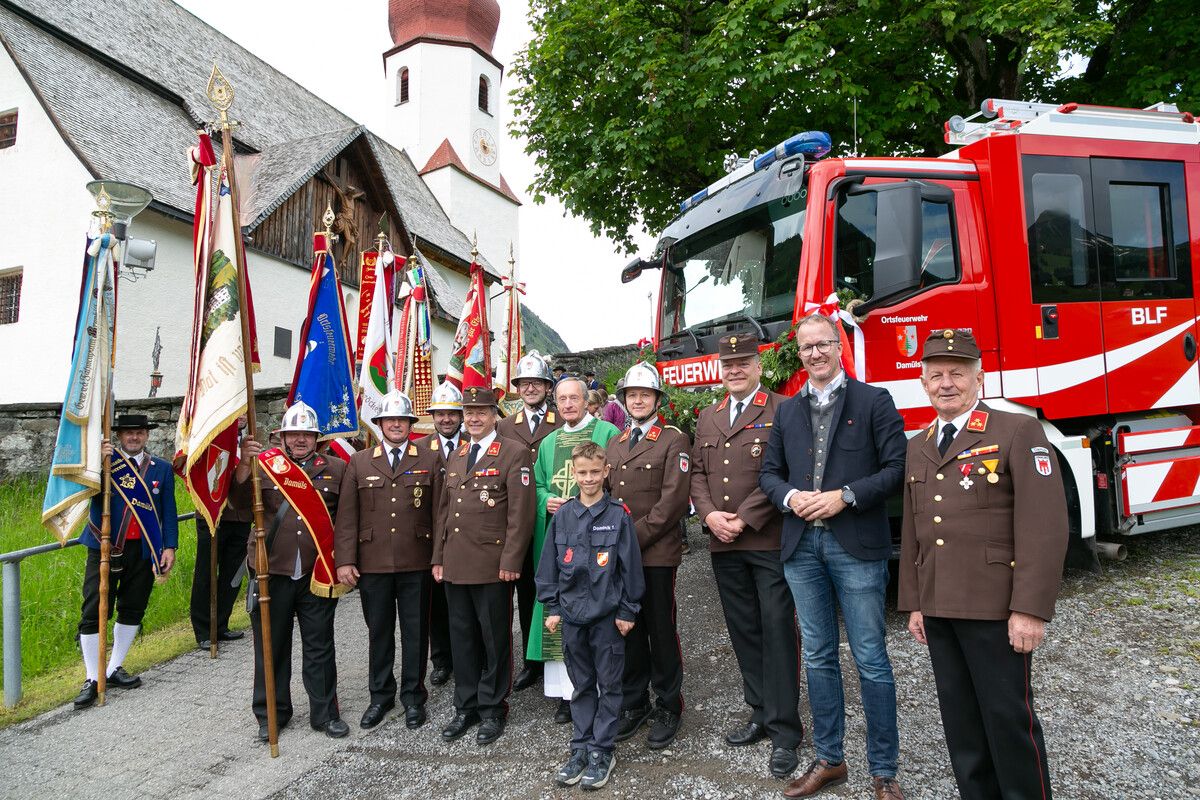 „Unsere Feuerwehrleute leisten einen unverzichtbaren Dienst für den Schutz und die Sicherheit der Bevölkerung“, sagte Landesrat Christian Gantner bei der Segnungsfeier. VLK