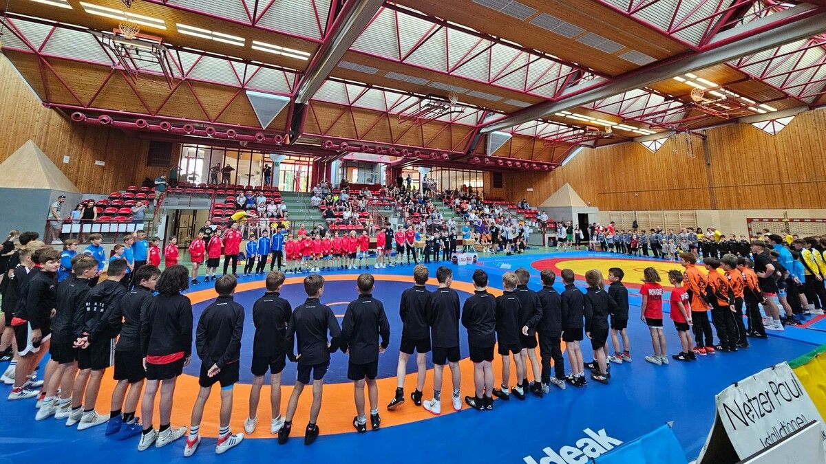 100 Nachwuchsringer nahmen an der österreichischen Meisterschaft der Unter-14-Jährigen in der Sporthalle der Mittelschule Götzis teil. URC Mäder
