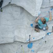 Kompein und Kathan bei  Heim-Europacup auf dem Podest
