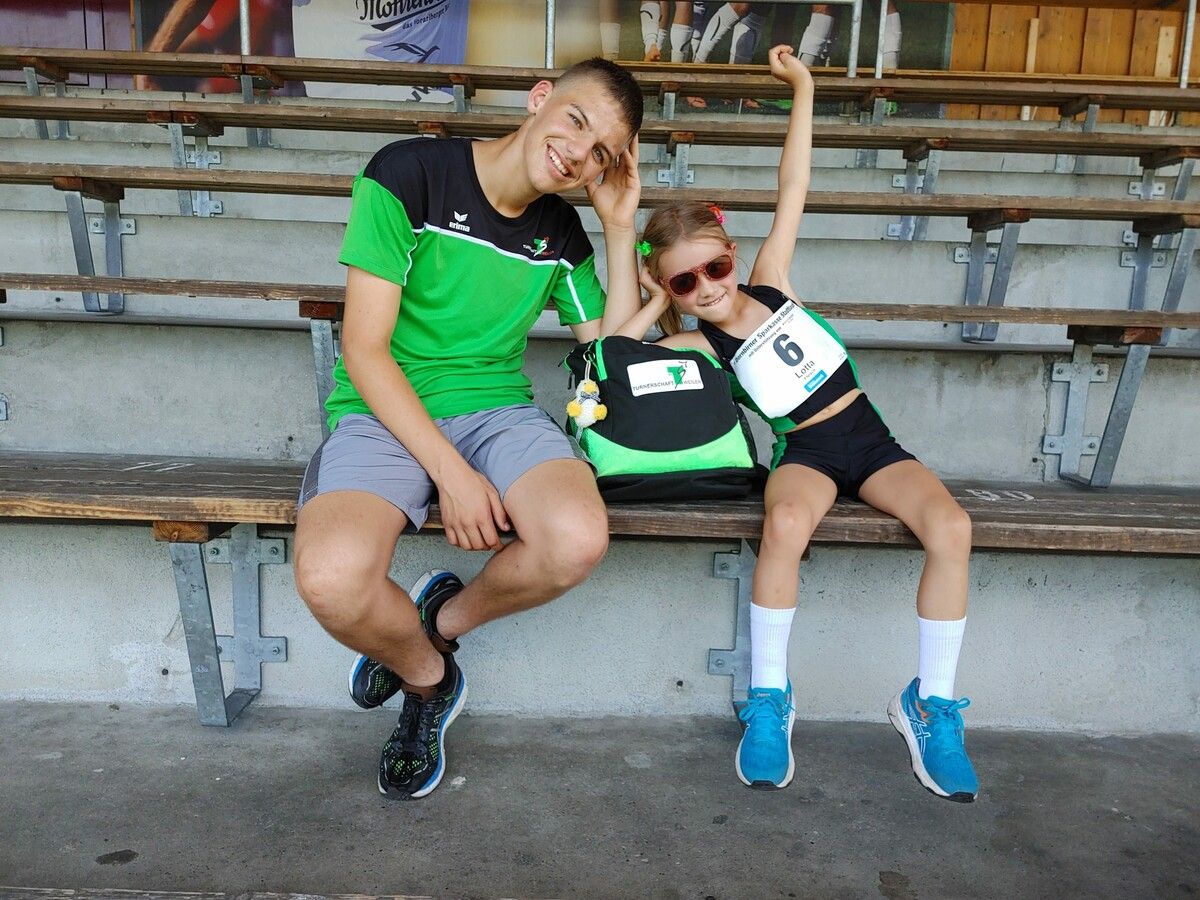 Alex und Lotta beim Stadtlauf Dornbirn. TS Weiler