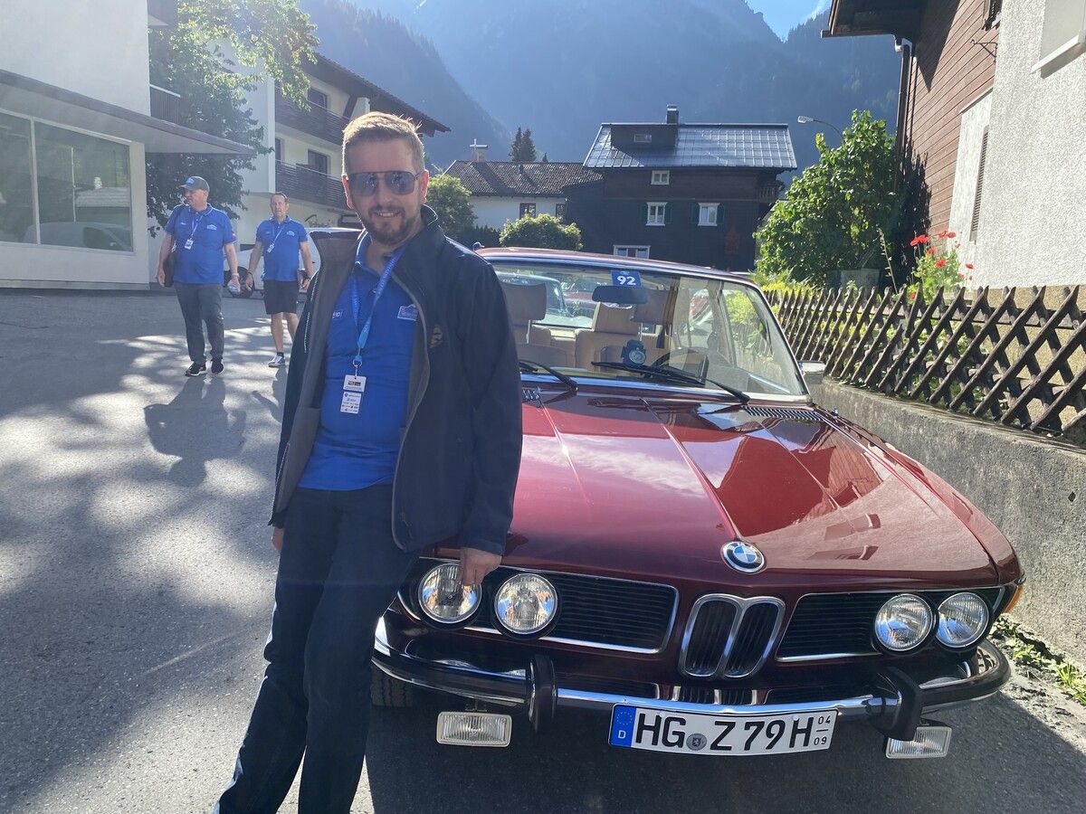 Bürgermeister und Gastgeber der Silvretta Classic Rallye, Daniel Sandrell, fuhr selbst mit. VN/JUN