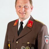 Einer, der für andere durch das Feuer geht