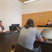 Taxifahrer mit Bierflaschen beworfen