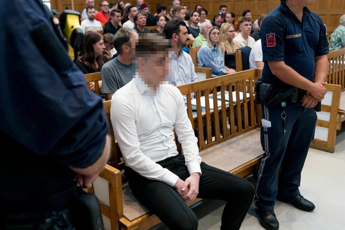 Der Erstangeklagte belastet in seiner Aussage vor dem Landesgericht Feldkirch den Zweitangeklagten.