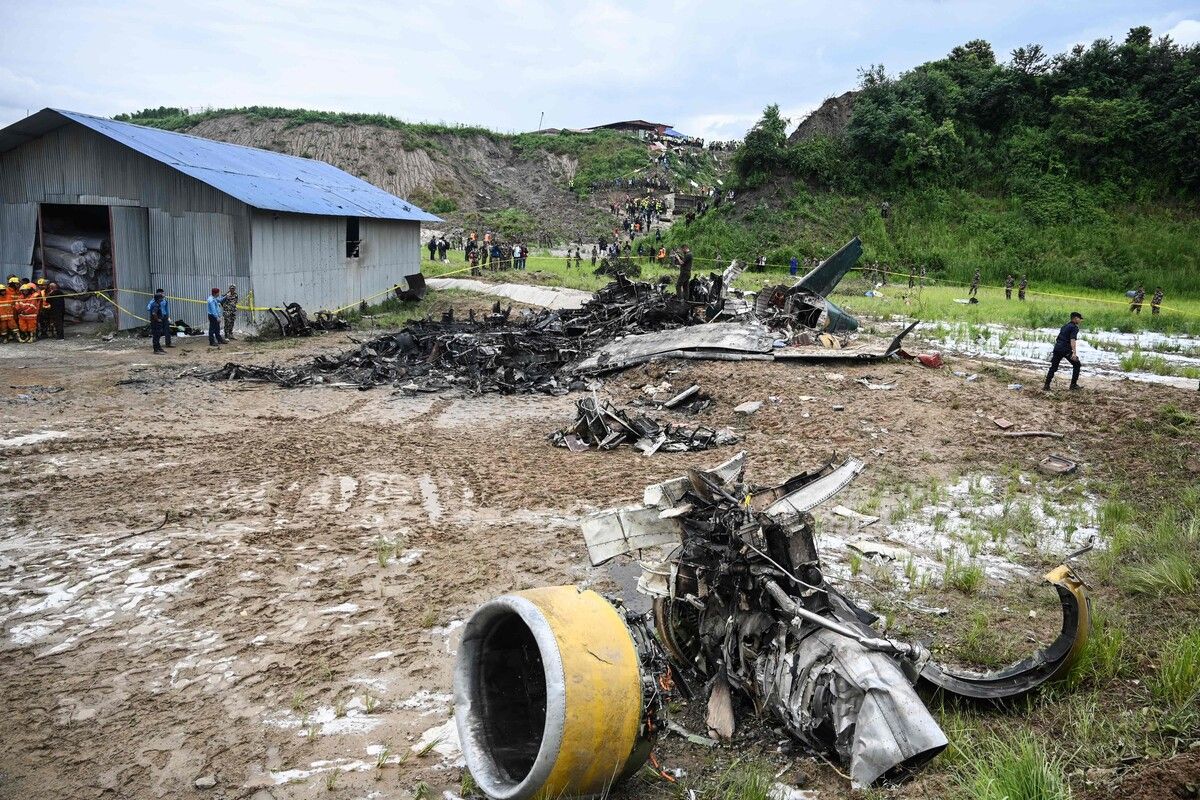Der Flieger ist beim Start ins Schleudern geraten und hat dann Feuer gefangen. AFP