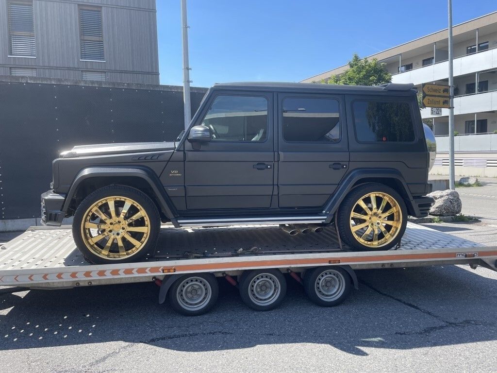 Der Mercedes G wurde zurück zur Zollstelle gebracht. BMF