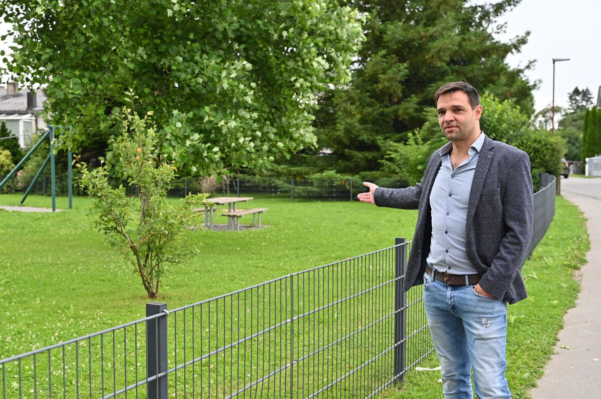 Der Spielplatz soll verlegt werden, Bürgermeister Stefan Übelhör sucht nach einem Ersatzgelände.