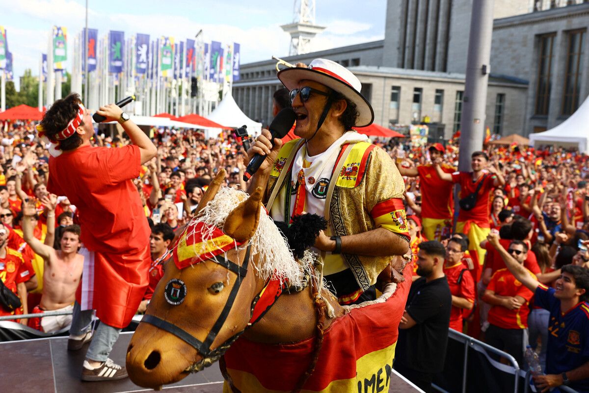 Die Anhänger der „La Furia Roja“ starteten ihre Titelfeier bereits vor dem Endspiel auf den Straßen Berlins.Reuters