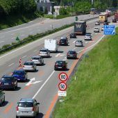 Stau wegen Baustelle im Pfändertunnel