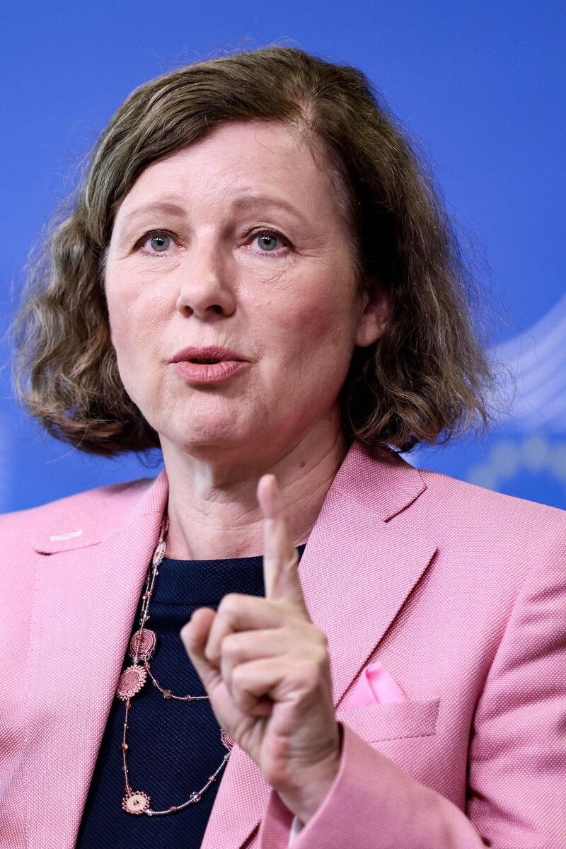 Die zuständige Kommissarin Vera Jourova mahnt zu Reformen. AFP
