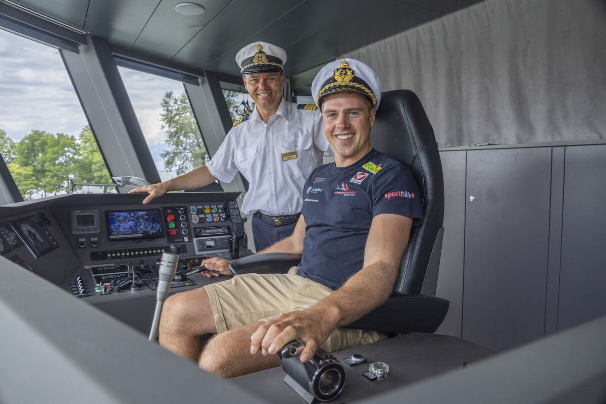 Ein Boot mit völlig anderen Herausforderungen. Segler Benjamin Bildstein übernimmt unter dem Kommando von Kapitän Michael Mathies das Ruder des MS Sonnenkönigin.Paulitsch