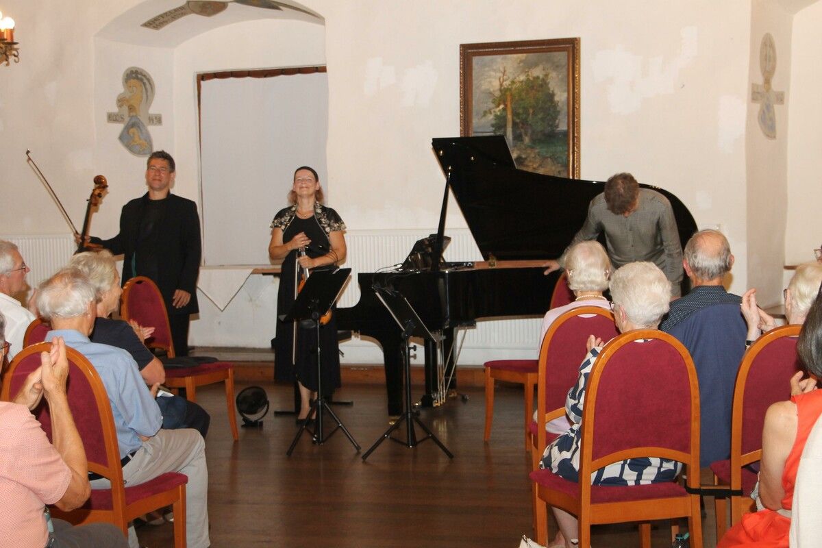 Eingespieltes Trio: Verena Stourzh, Florian Berner und Clemens Zeilinger präsentierten Musik von internationalem Rang. HE (3)
