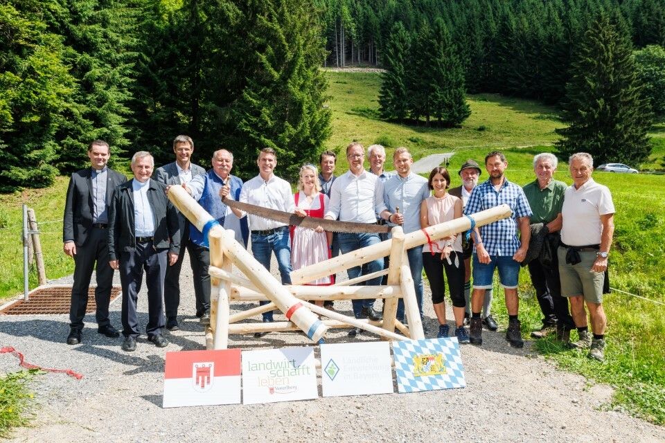 Grenzüberschreitender Güterweg zwischen Hittisau und Balderschwang eröffnet. VLK