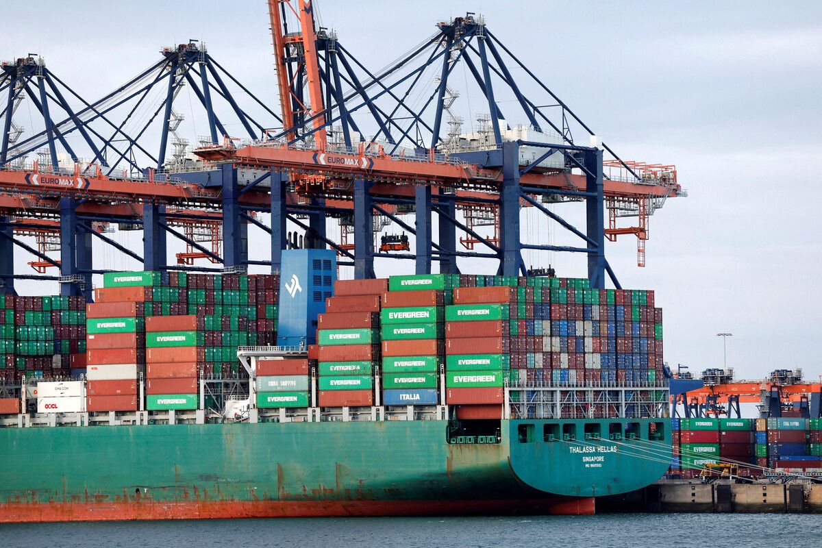 Gut 70 Prozent des Kokains kommt nach Angaben von Europol über Häfen wie Rotterdam nach Europa.Reuters