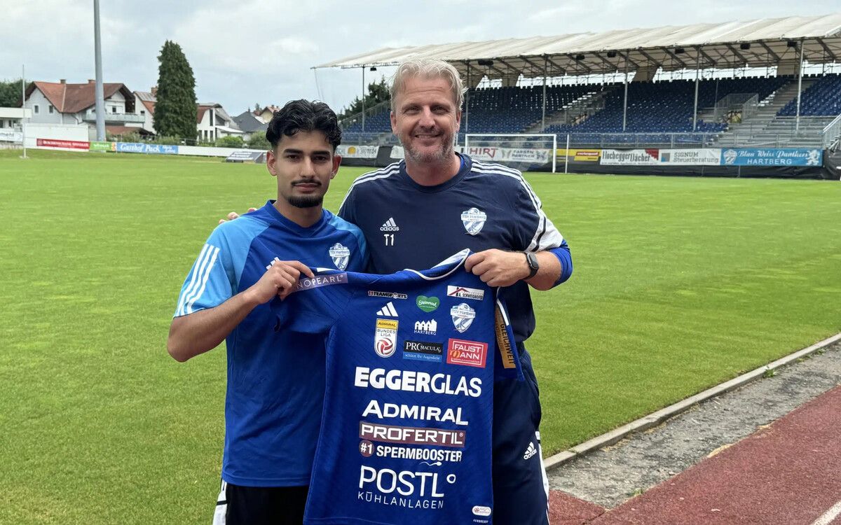 Hartberg-Coach Markus Schopp mit Mittelfeldmann Muhammed Canazlar.VN