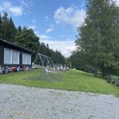 Von Ferienheimen und Sommercamps im Land