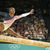 Turnstar Biles begeistert  bei fünftem Olympiasieg