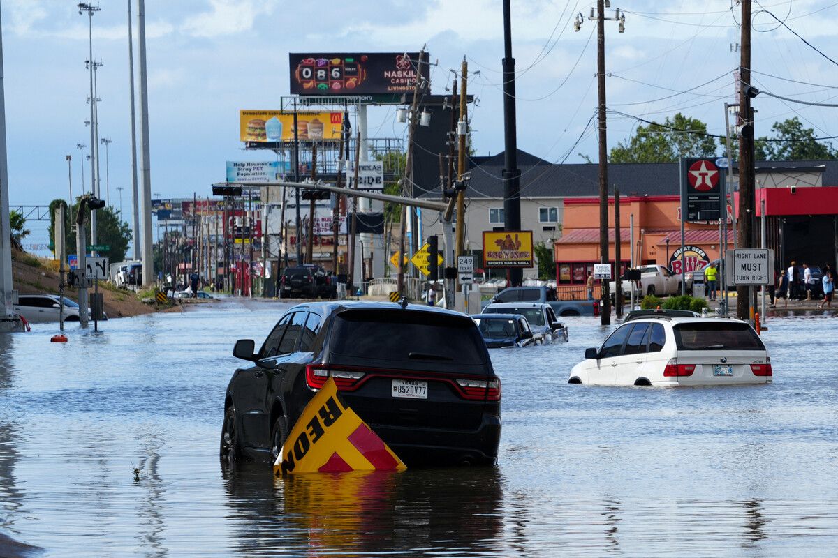 In Houston ertrank ein Polizist in seinem Auto. reuters