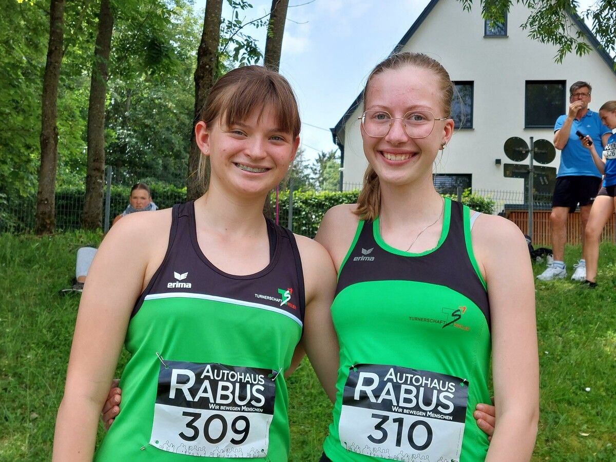 Jasmin und Vanessa. TS Weiler