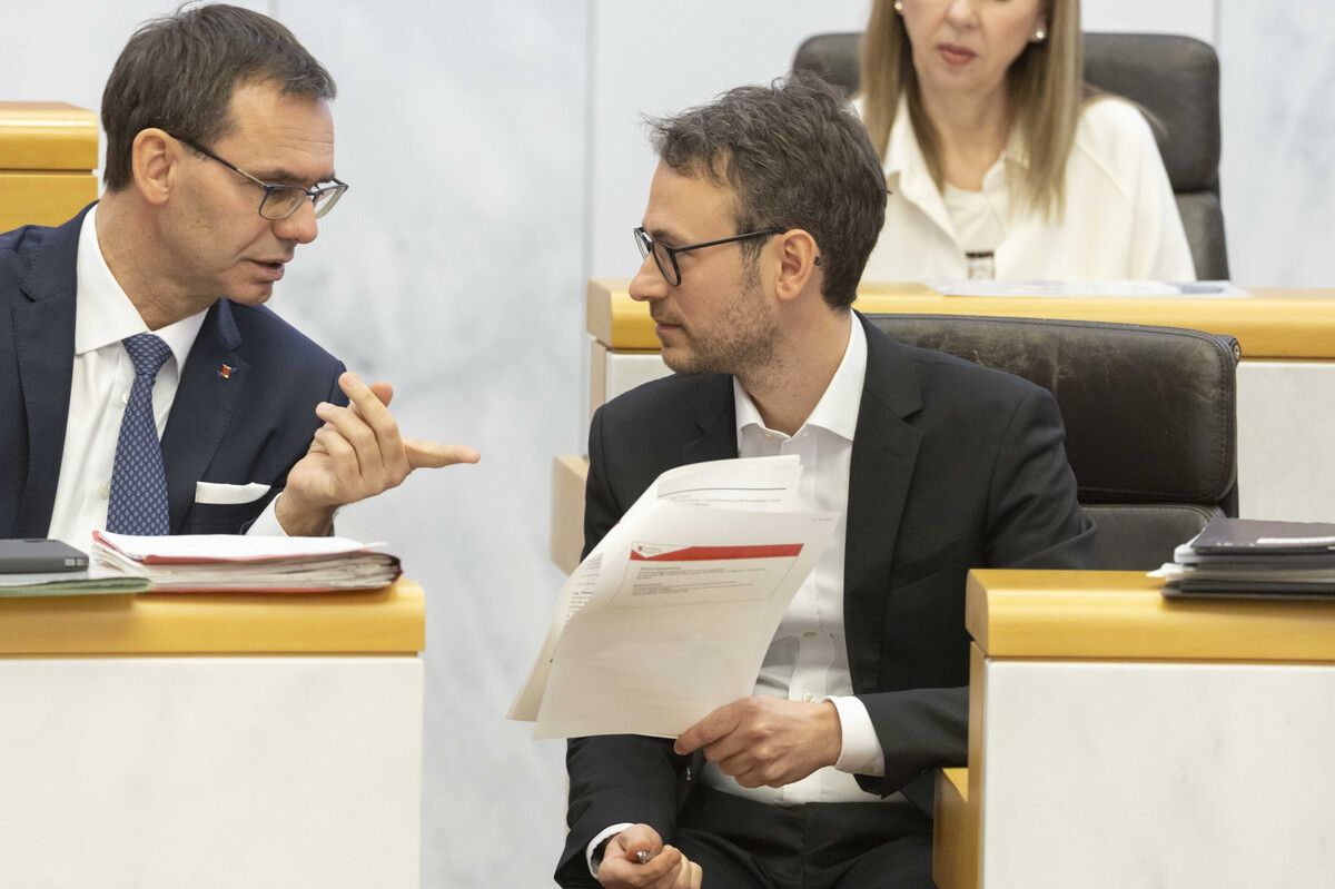 Landeshauptmann Markus Wallner und Grünen-Landerat Daniel Zadra sind mit der Regierungsbilanz zufrieden.Shourot
