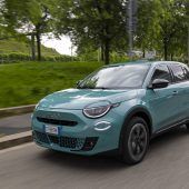 Autonews der Woche Mehr Auswahl beim Fiat 600 / Teure Unfallschäden bei Elektroautos / Neue Antriebsvarianten für den Porsche Panamera