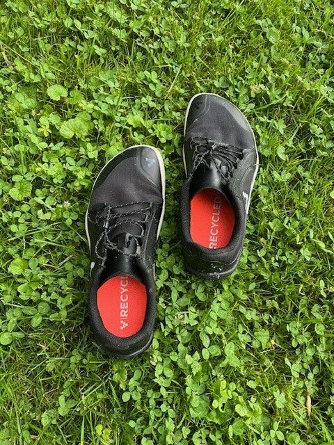 Meine Testschuhe: Außergewöhnlich leicht und bequem.vn/mm