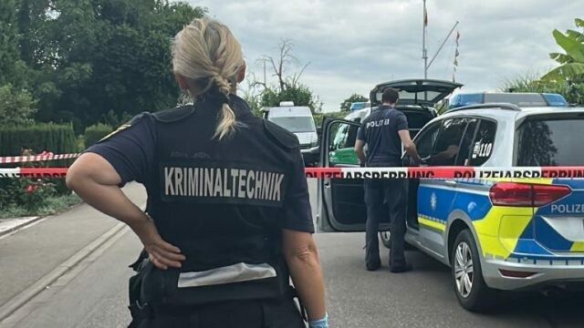 Mordalarm am Bodensee: Die deutsche Bundespolizei beim Fundort der Toten zwischen Nonnenhorn und Kressbronn. d. knappmeyer