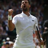 Djokovic mit Mühe in der dritten Runde
