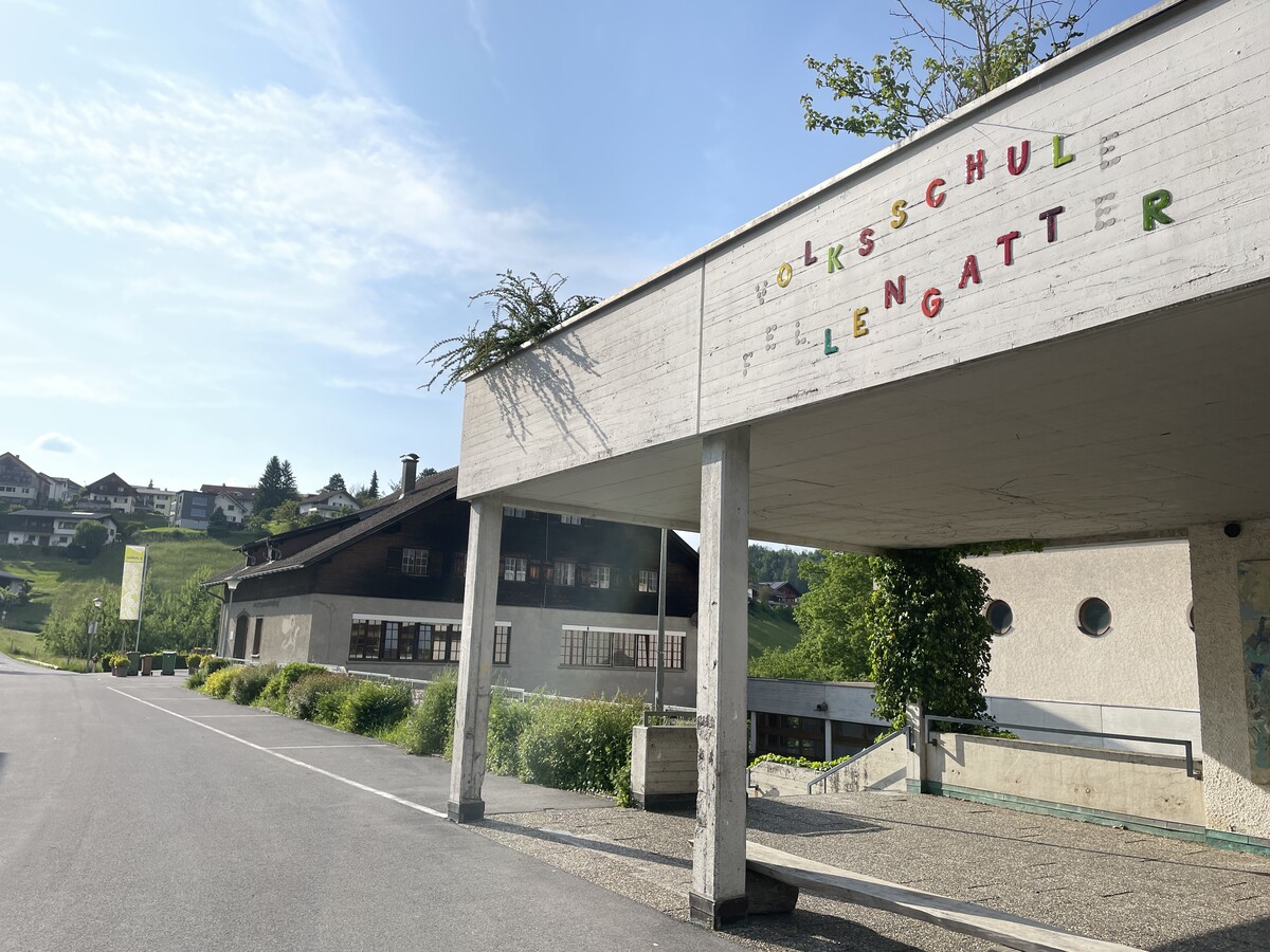 Vor dem Abriss des aktuellen Gebäudekomplexes wird die Aktion „Alles muss raus“ veranstaltet. HAR