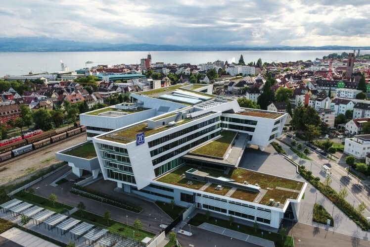 Weltweit arbeiten 169.000 Menschen für ZF. Am Bodensee sind es 10.300. zf