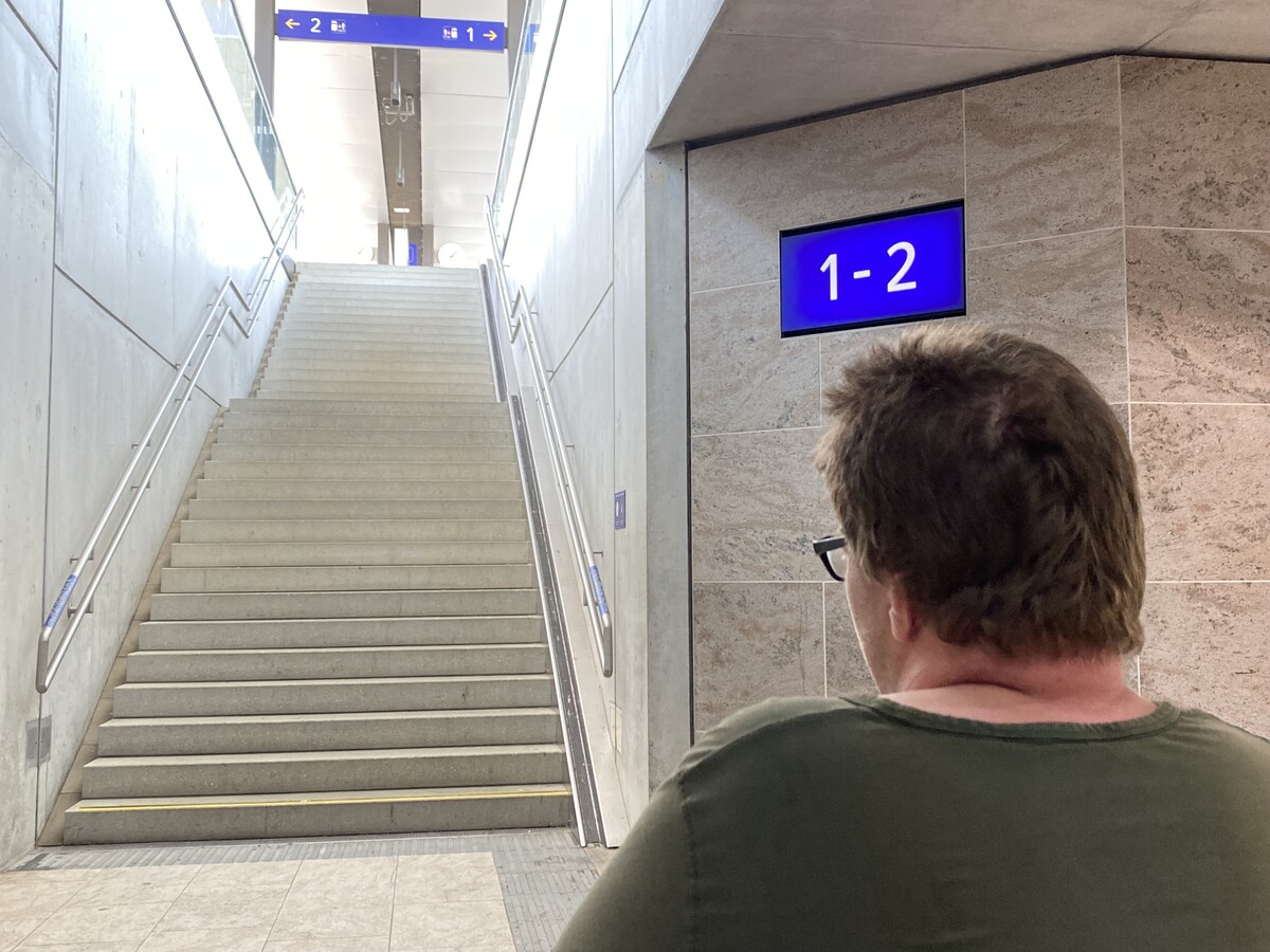 David Mitteregger klagt über defekte Lifte in Lustenau. VN/Rau