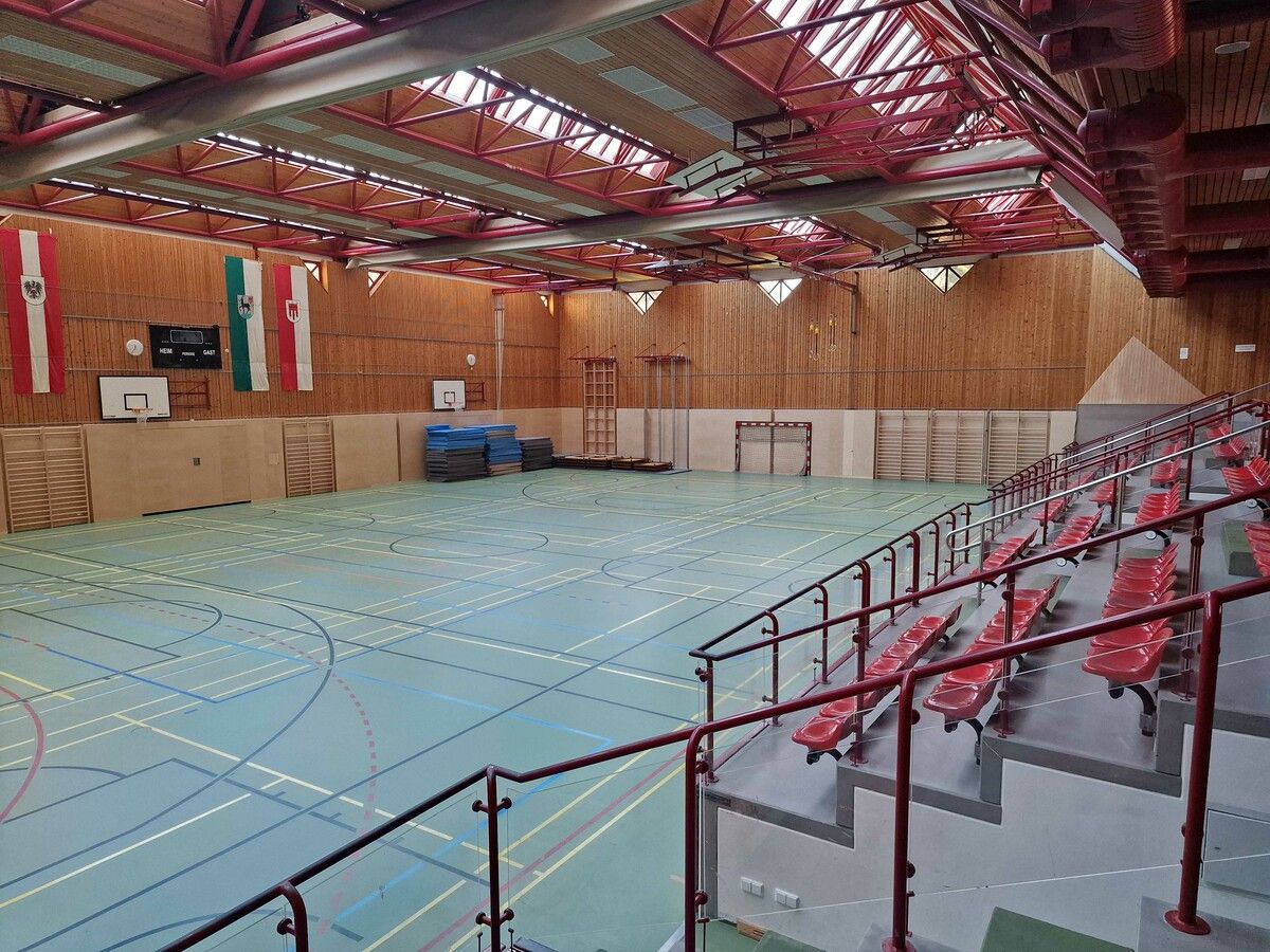 Bereits im Sommer 2023 wurde unter anderem der Hallenboden erneuert.