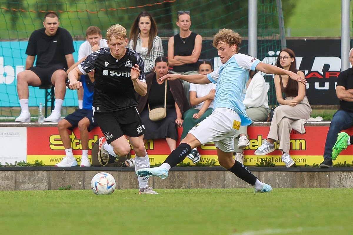 BW Feldkirch behielt in Alberschwende mit 2:0 die Oberhand und steht an der Tabellenspitze der VN.at-Eliteliga.⇒steurer