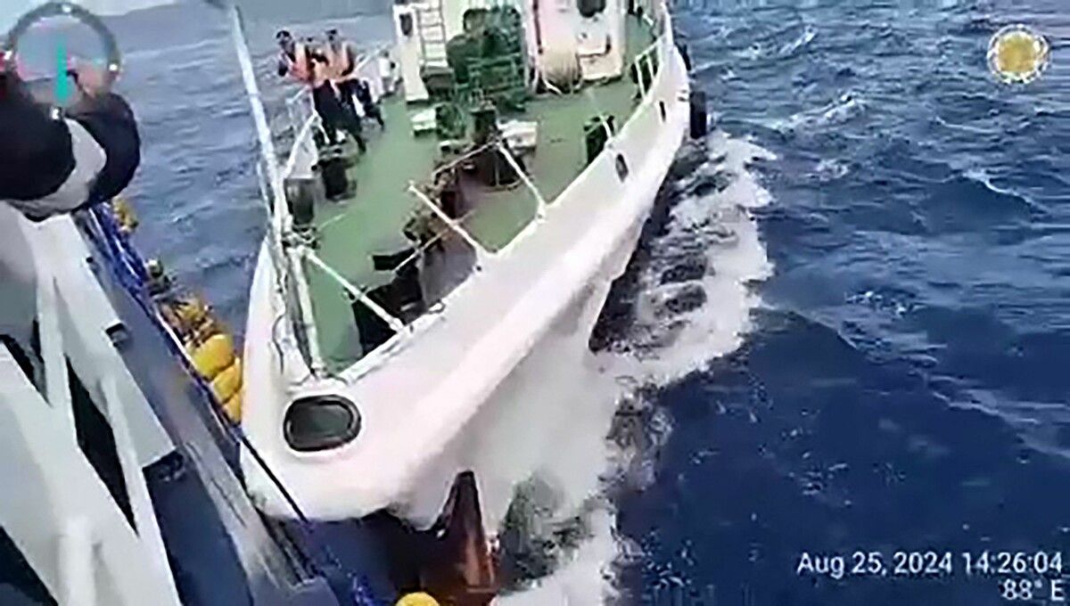 Das Foto der philippinischen Küstenwache zeigt den Moment der Kollision.⇒AFP