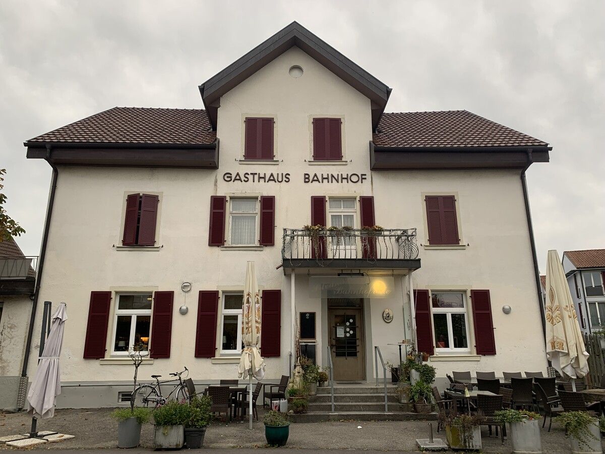 Das Gasthaus Bahnhof war über viele Jahrzehnte ein beliebter Treffpunkt. vol