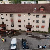 Flammen und Rauch im Schlafzimmer