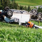 Kleinlaster rollte  ohne Fahrer los