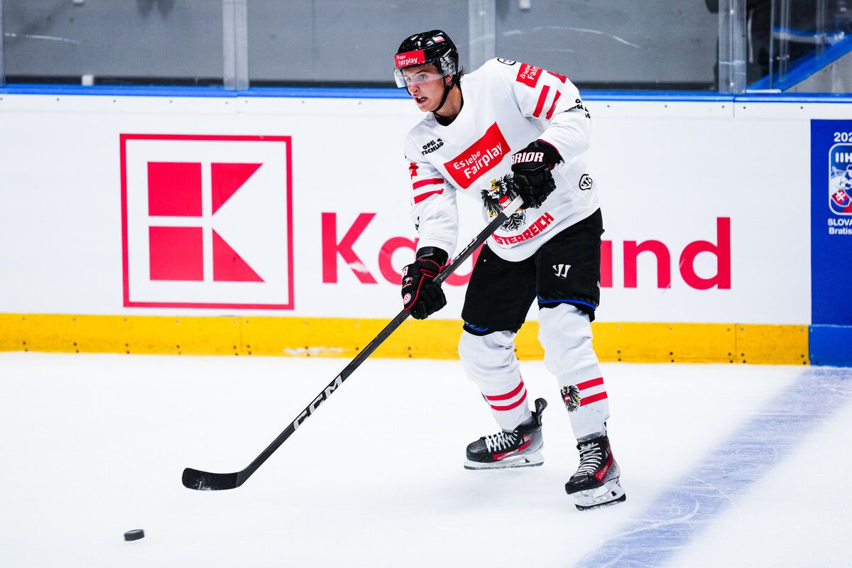 Der Lustenauer David Reinbacher zeigte eine gute Leistung, gab ein Assist zum 1:2 und schoss drei Mal auf das slowakische Tor. ⇒Apa
