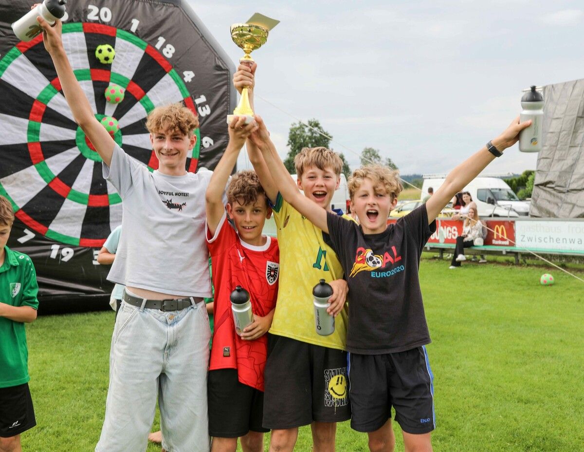 Die Batschunser Buaba waren verdiente Sieger des Turniers. ⇒FC Sulz