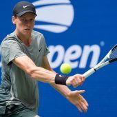 Sinner siegt bei  US Open mühelos