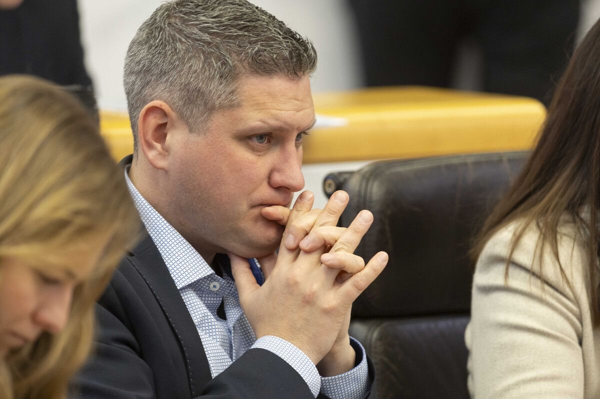 Die Gemeinde Fraxern hat die VN nun doch über den Bezug von Bürgermeister Steve Mayr informiert.⇒ VN/Maurice Shourot