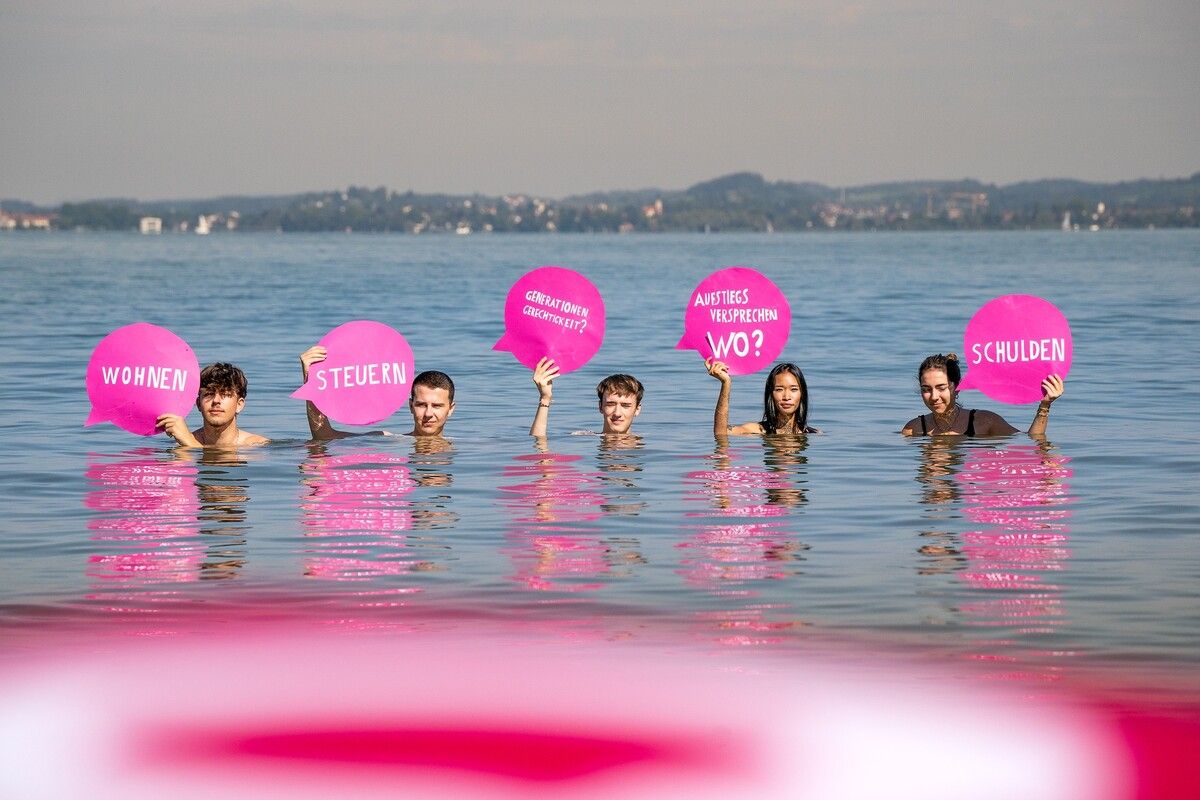 Die Jugend soll nicht baden gehen. Sie brauchen Spielraum für die Zukunft, fordern etwa die Neos.