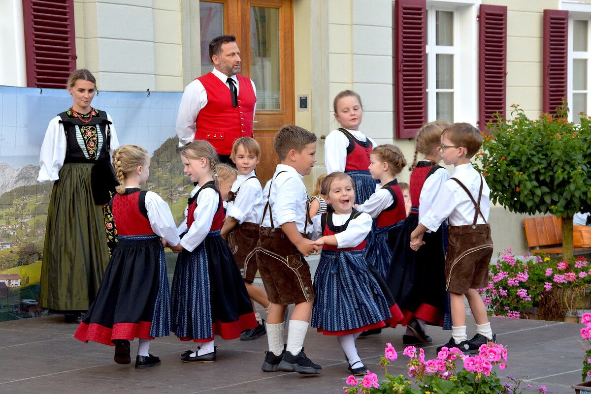 In Tschagguns wird mit zahlreichen Programmpunkten zur Kilbi eingeladen, unter anderem wird die Kindertrachtengruppe Schruns auftreten.⇒sco