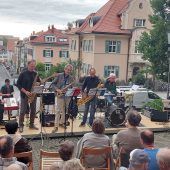 Oberstädter Stubenmusig jazzt am Kirchplatz