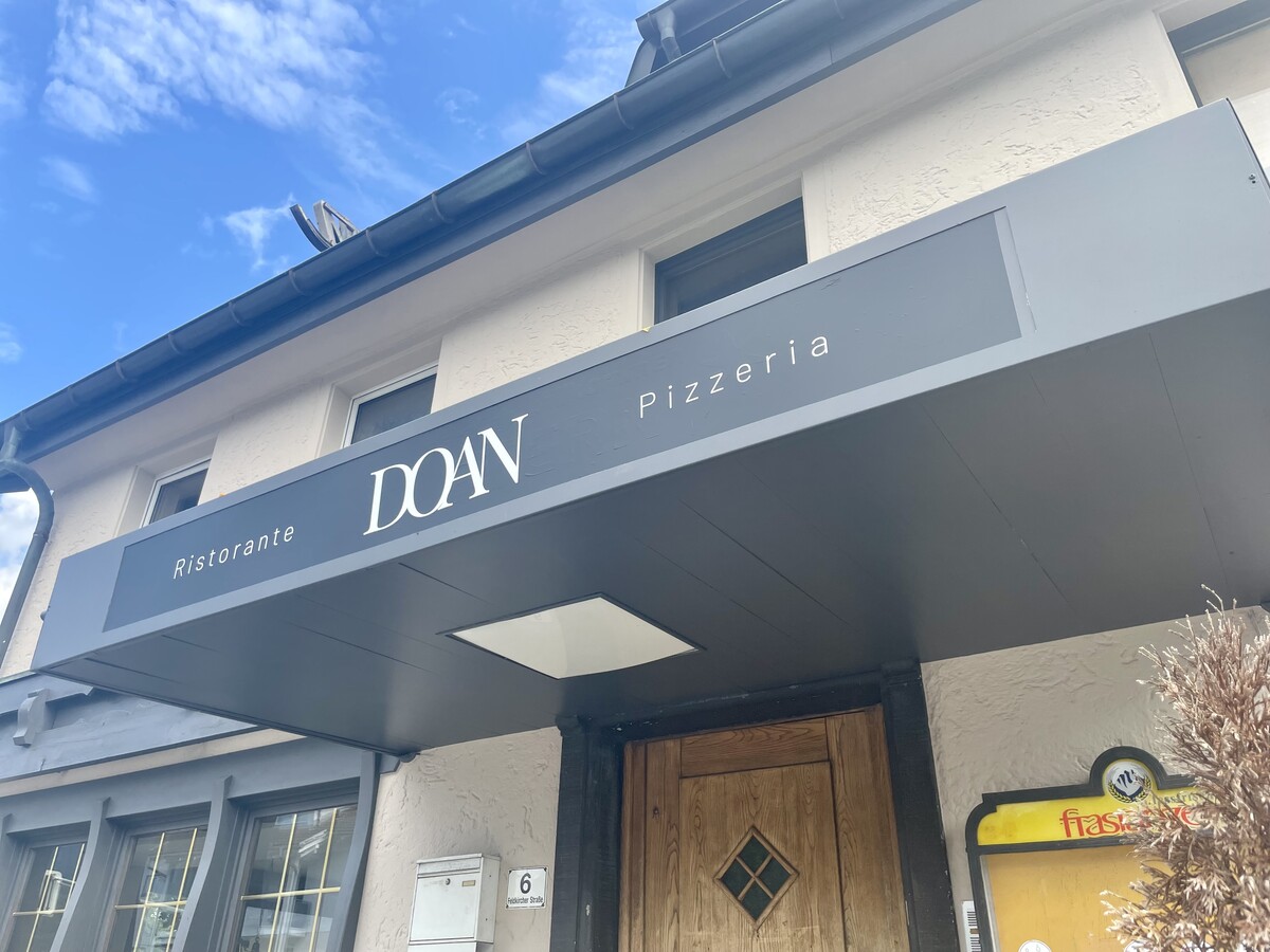 Die Pizzeria Doan hat von Montag bis Donnerstag von 9 Uhr bis 23 Uhr und von Freitag bis Sonntag von 9 Uhr bis 1 Uhr nachts geöffnet.VN/Linher