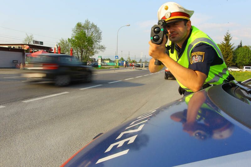 Die Polizei hat ein scharfes Auge auf Temposünder. ⇒symbol/hofmeister
